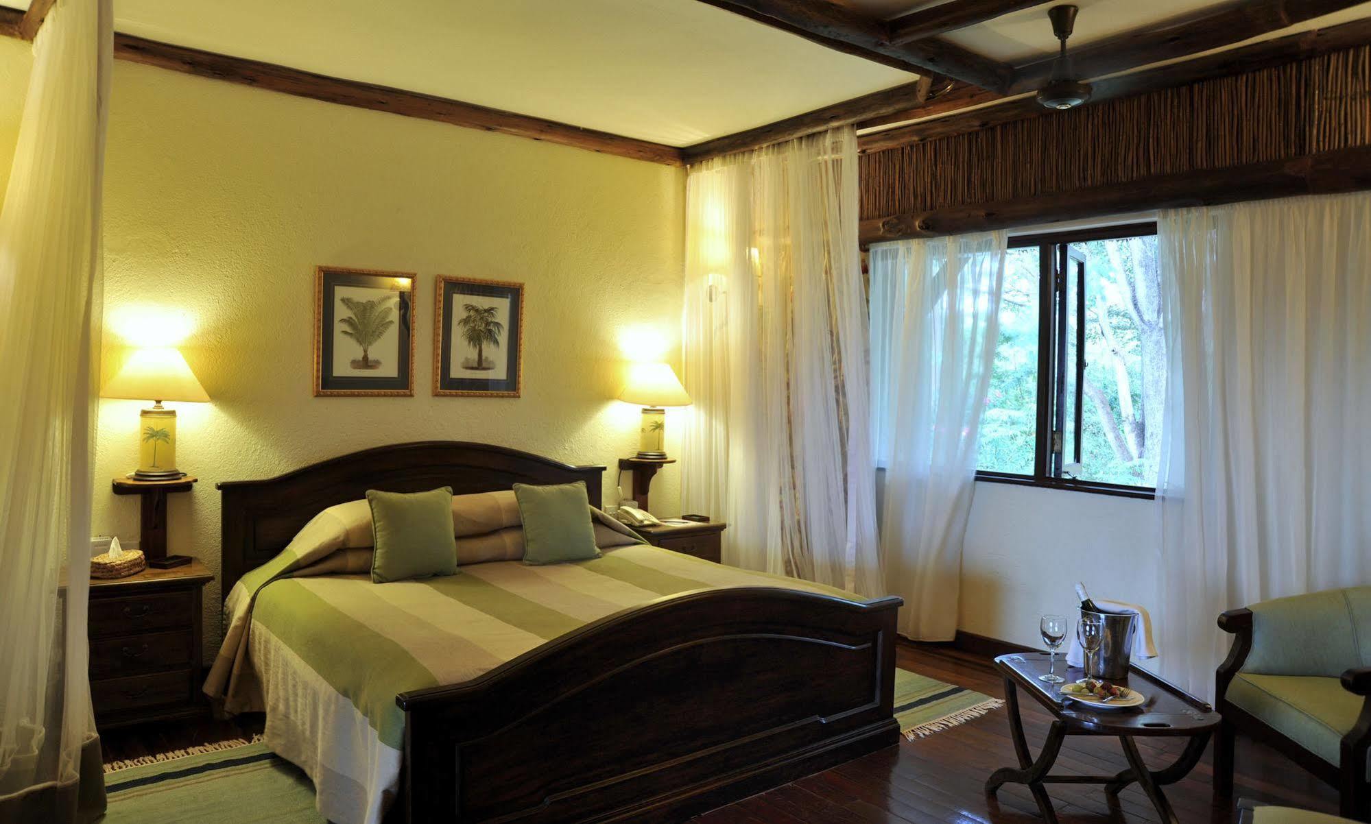 Kilaguni Serena Safari Lodge Tsavo Exterior photo